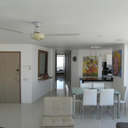 Oceanfront Penthouse Apartamento